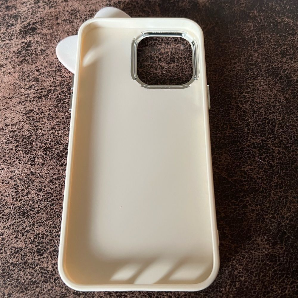 iPhone Hello Kitty Silicone Case - Picture 4 of 6